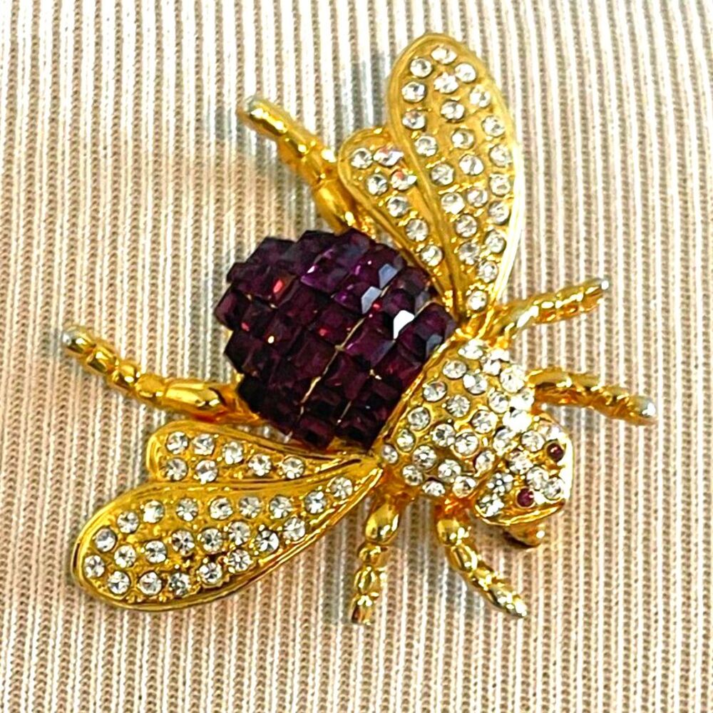 Vintage Austrian Crystal Bumble Bee Brooch Ruby Red Crystals Goldtone Insect Pin